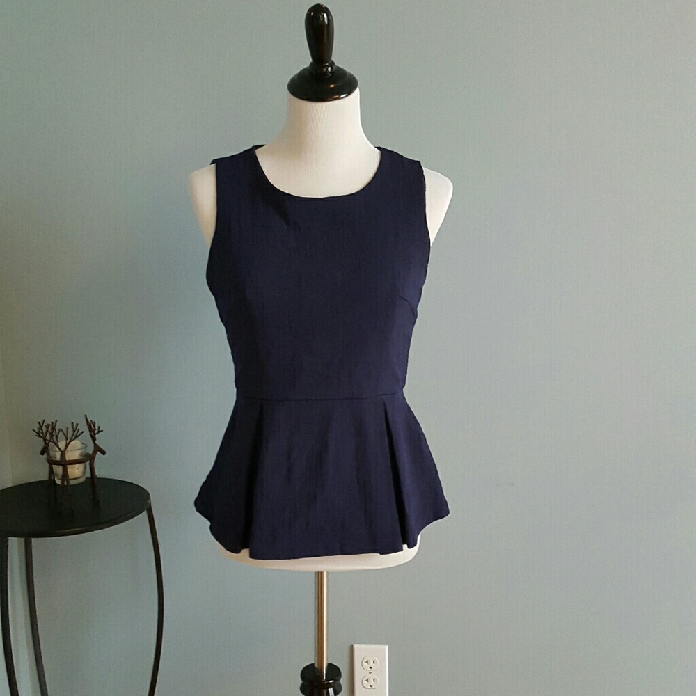 Navy Banana Republic sleveless blouse